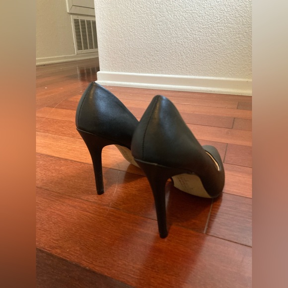 Charles Black Pointed Toe Pumps - Picture 3 of 4